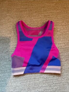 Nike sports crop top worn once